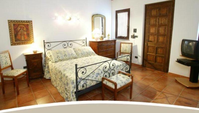 Апарт отель La Maragliana Castel Rocchero Экстерьер фото