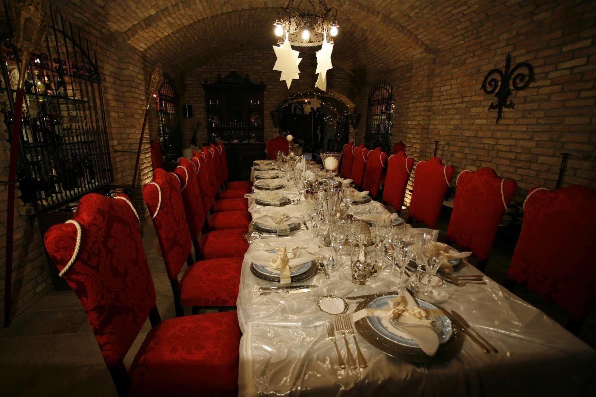 Апарт отель La Maragliana Castel Rocchero Экстерьер фото